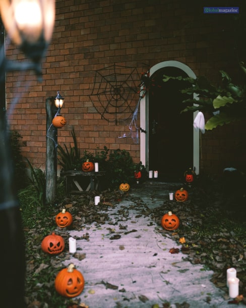 13 Best Halloween Door Decorations